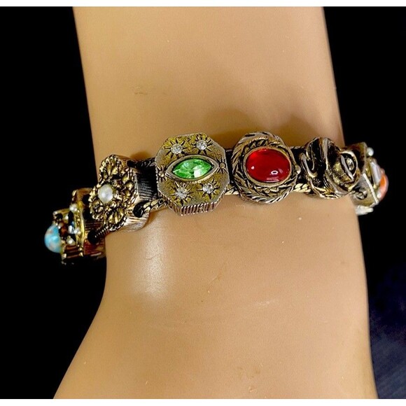 Vintage Victorian Revival Slide Charm Bracelet Flower Cameo Bee Glass 7” - Picture 2 of 10